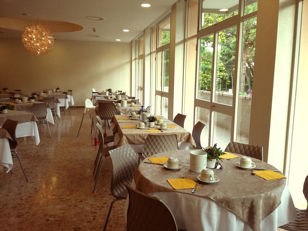 Hotel Condor Milano Marittima Exterior foto