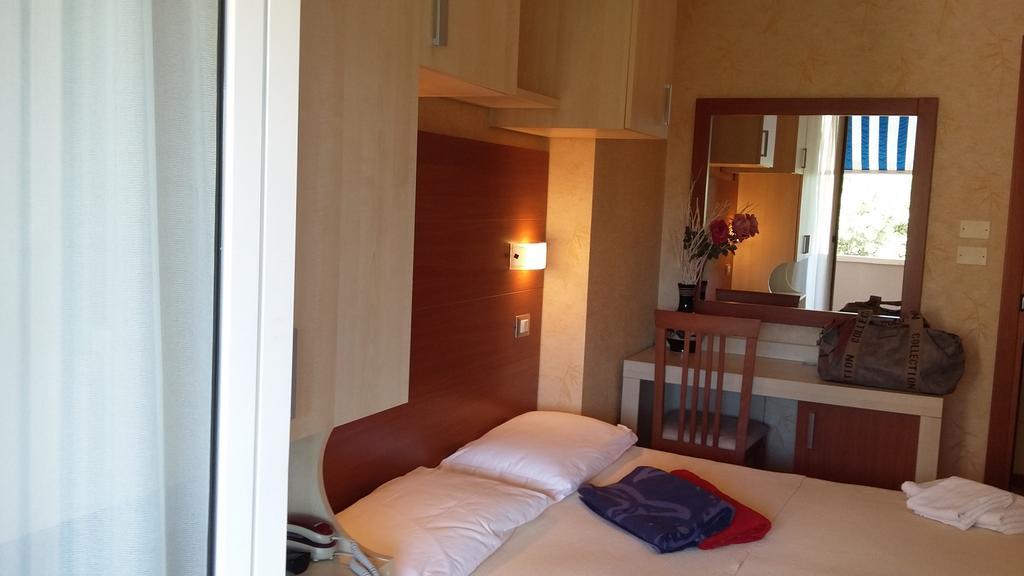 Hotel Condor Milano Marittima Exterior foto