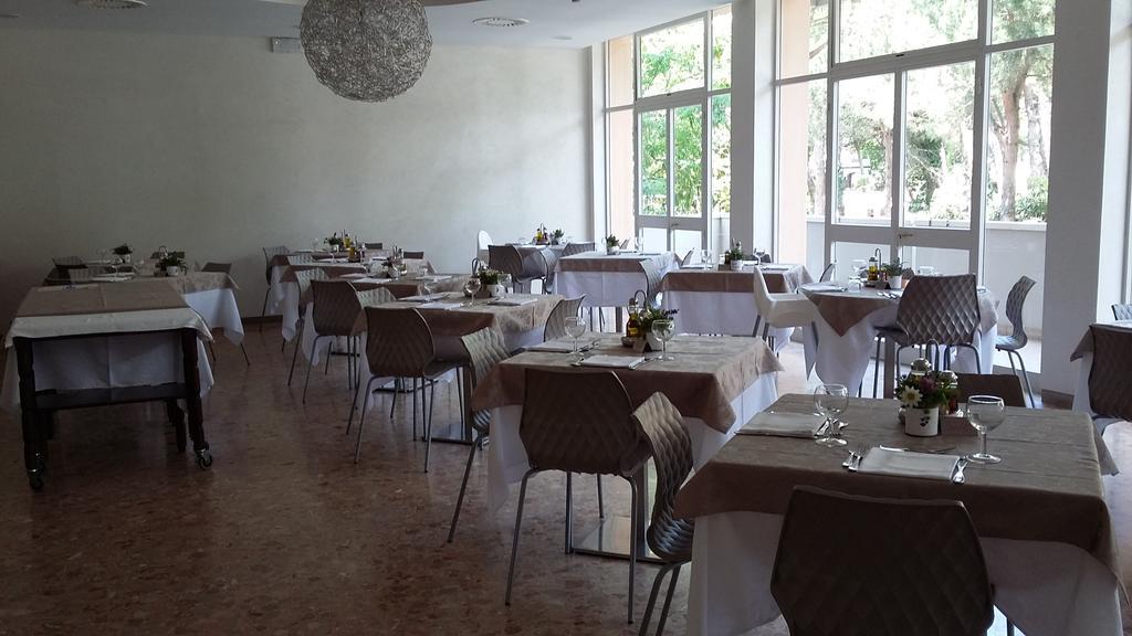 Hotel Condor Milano Marittima Exterior foto