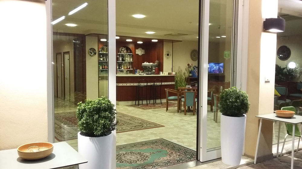 Hotel Condor Milano Marittima Exterior foto